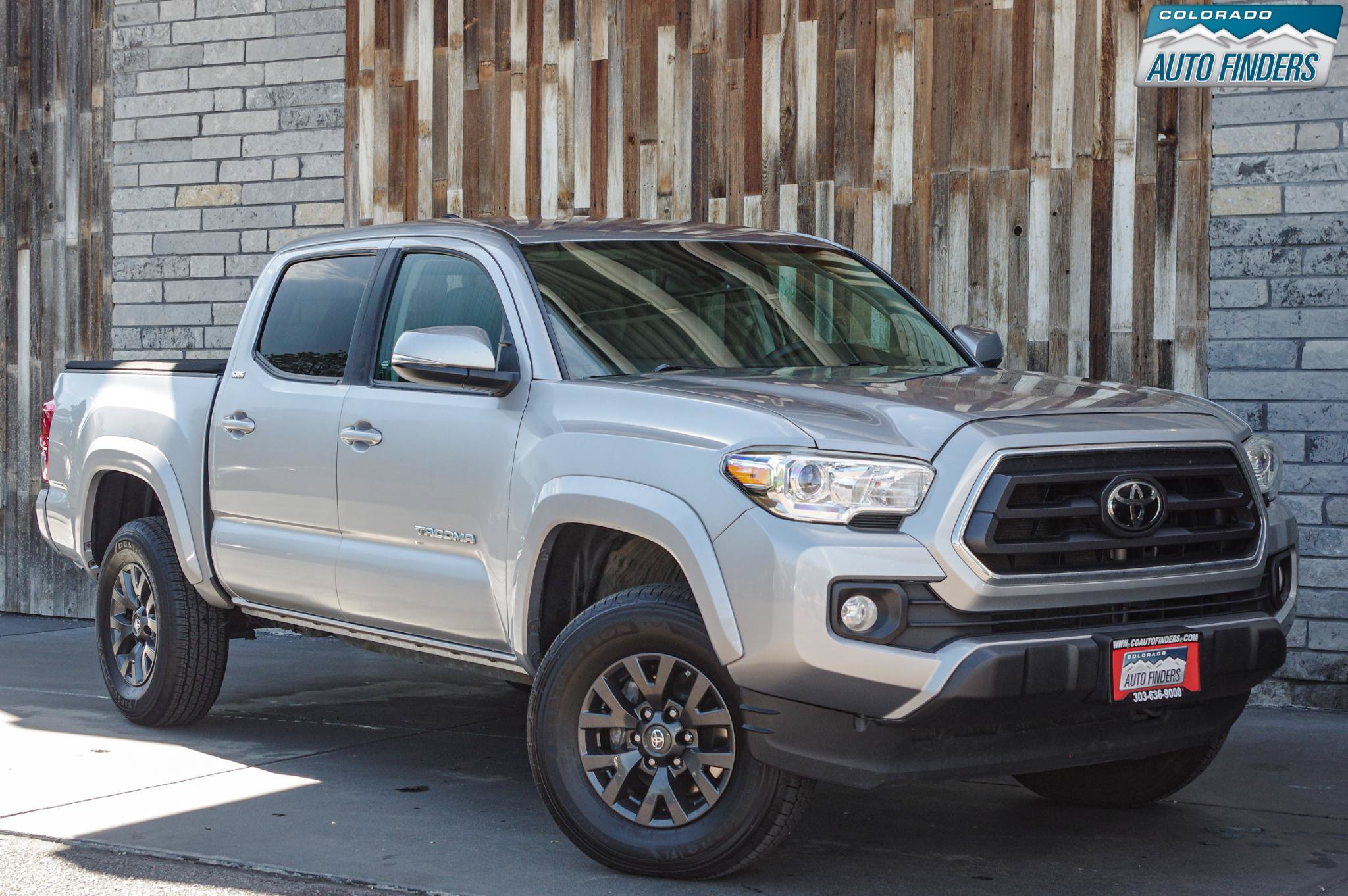 Used 2020 Toyota Tacoma SR5 w/ Technology Package AWD/4WD image 9