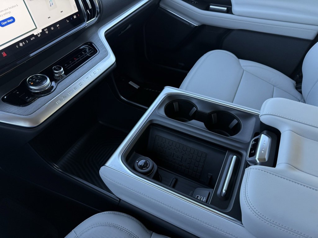 New 2025 Ford Expedition Max Platinum w/ Driver's Package image 8