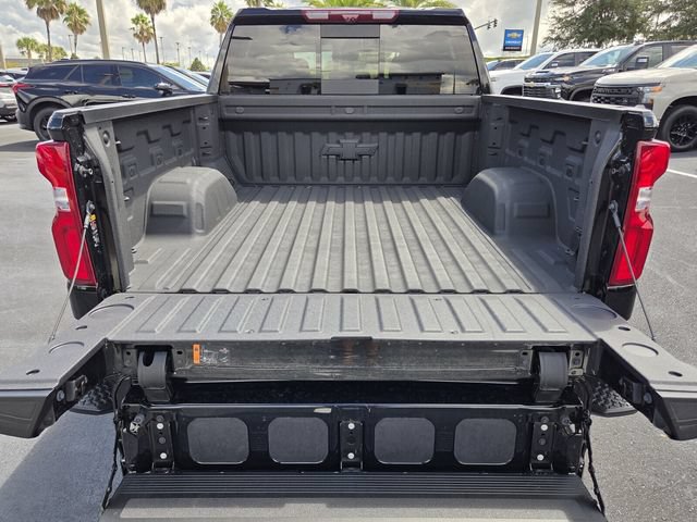 Certified 2026 Chevrolet Silverado 1500 High Country w/ Midnight Edition AWD/4WD image 15