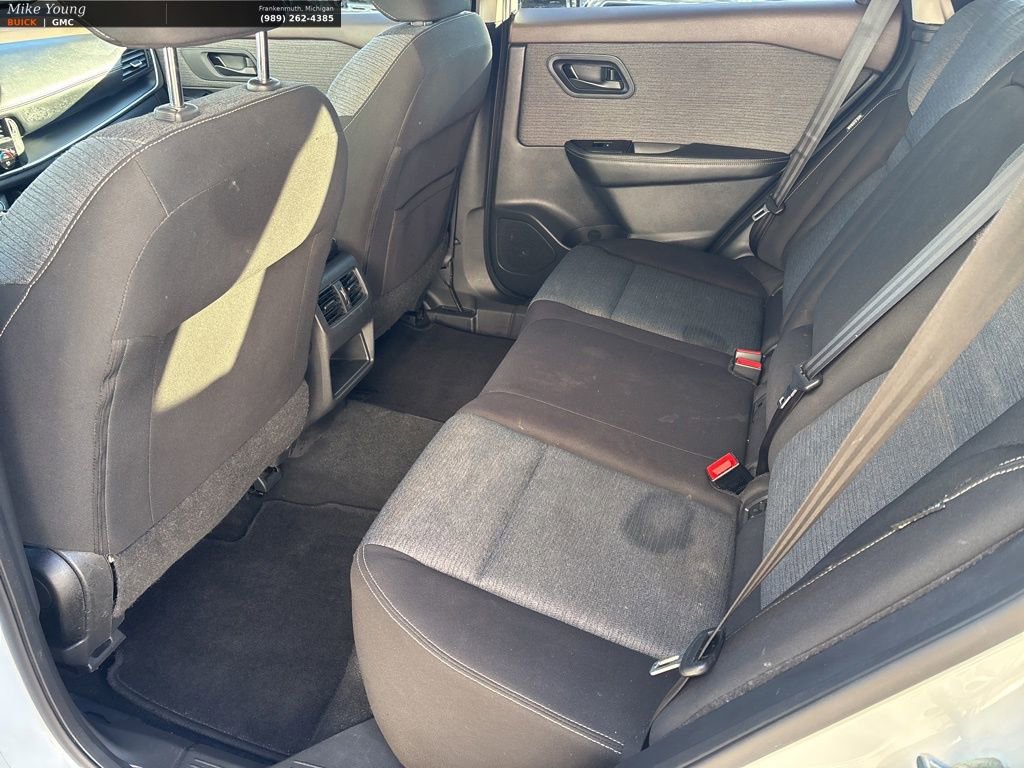 Used 2022 Nissan Rogue S image 11