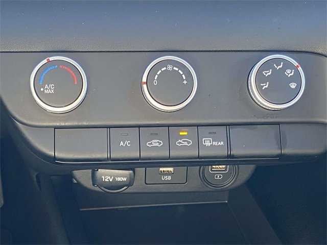 Used 2023 Hyundai Elantra SE image 25