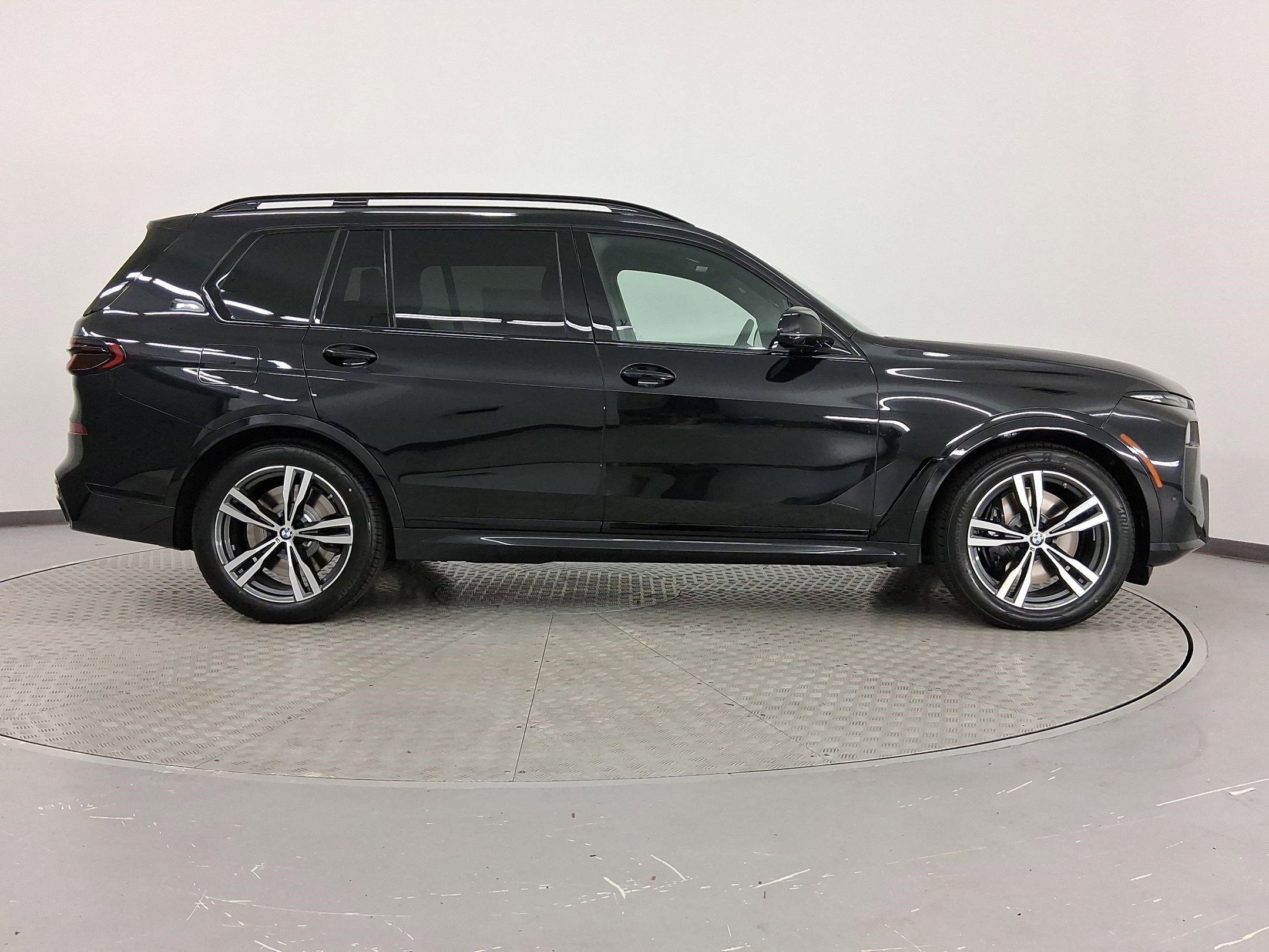 New 2026 BMW X7 M60i image 8