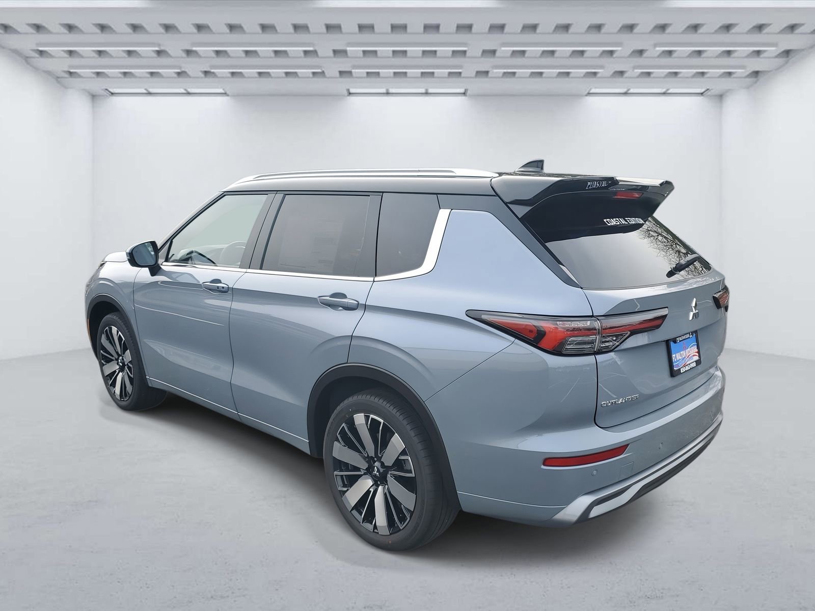 New 2026 Mitsubishi Outlander SEL image 3