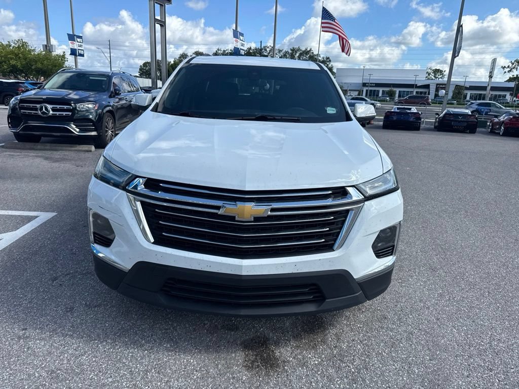 Used 2023 Chevrolet Traverse LT FWD image 2