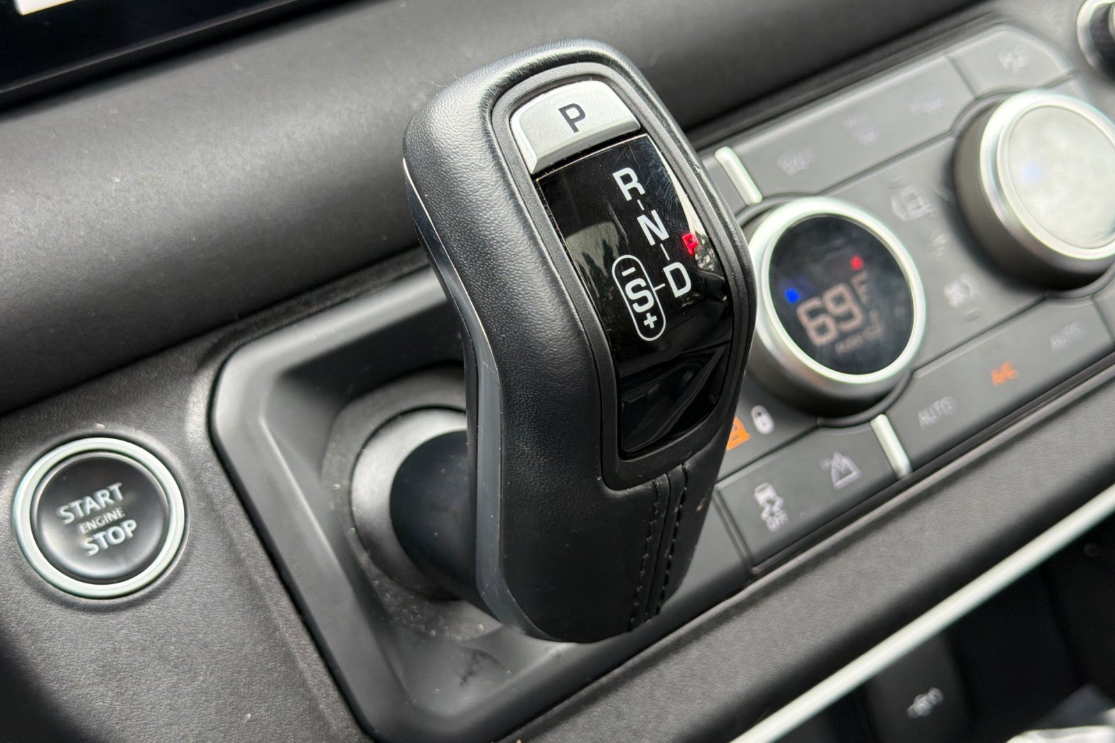 Used 2023 Land Rover Defender 110 SE AWD/4WD image 18