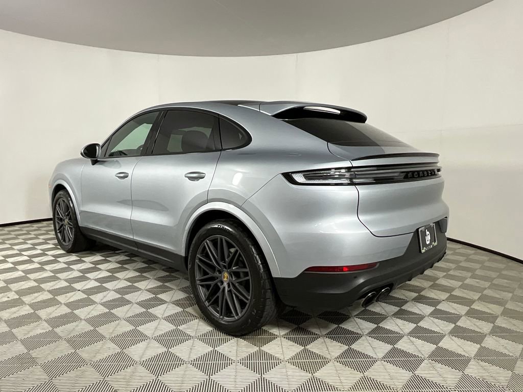 Used 2024 Porsche Cayenne Coupe image 3