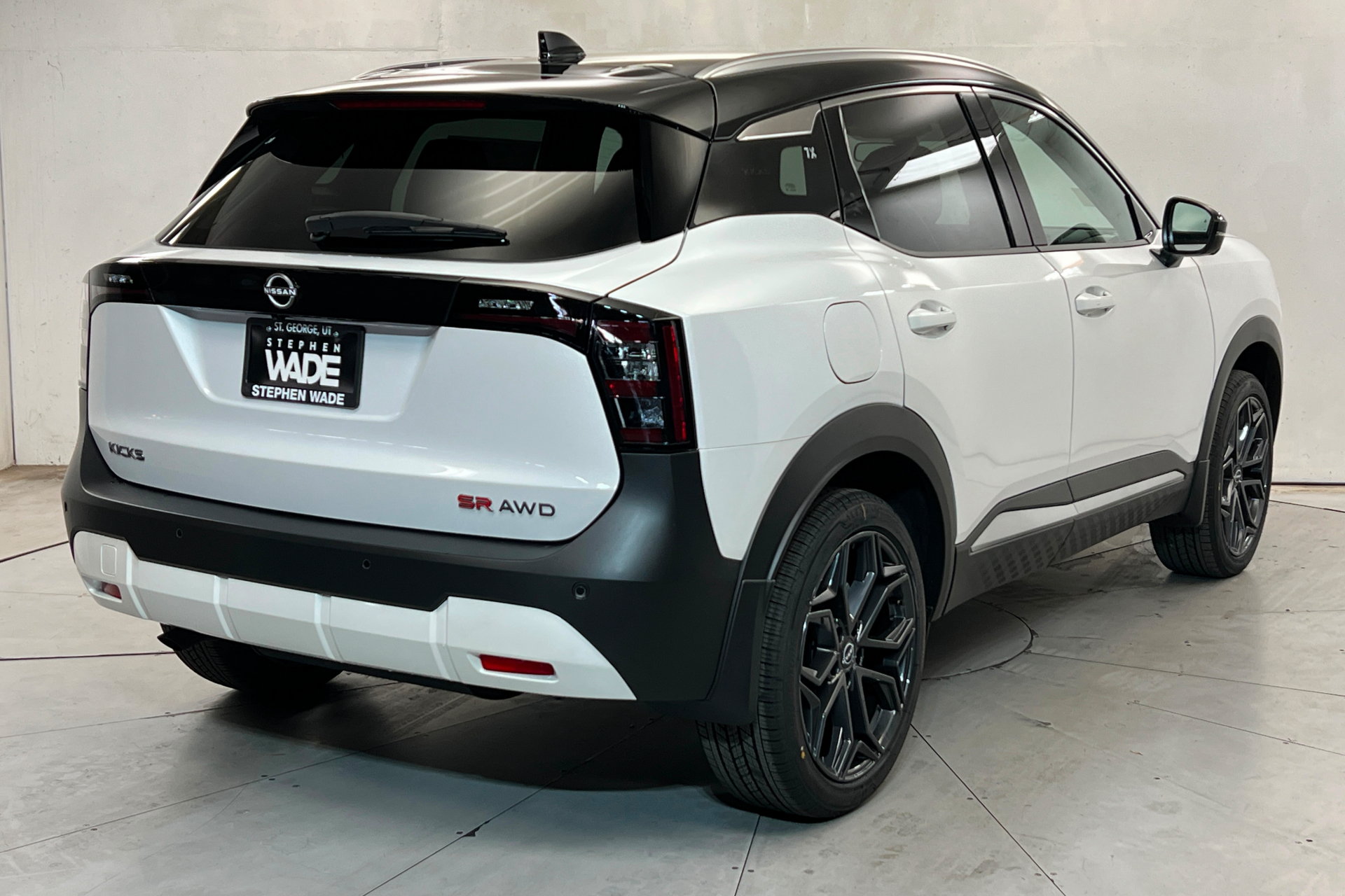New 2026 Nissan Kicks SR w/ SR Premium Package AWD/4WD image 5