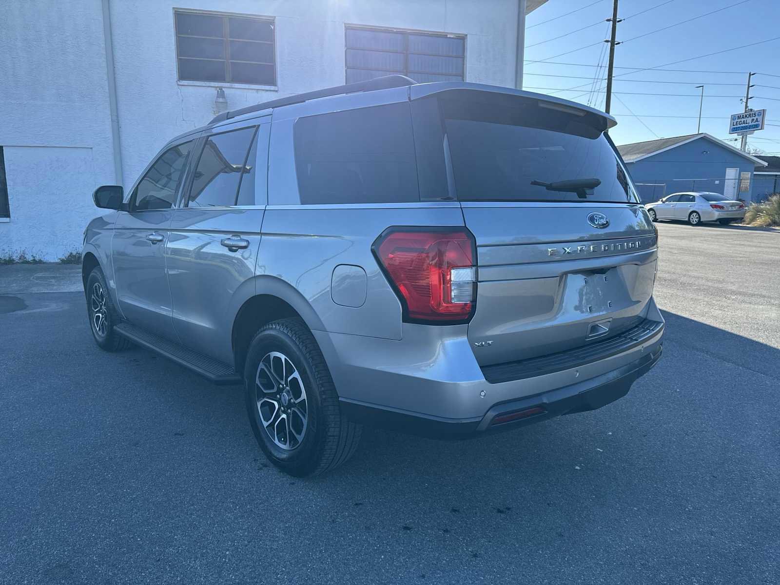 Used 2024 Ford Expedition XLT image 4