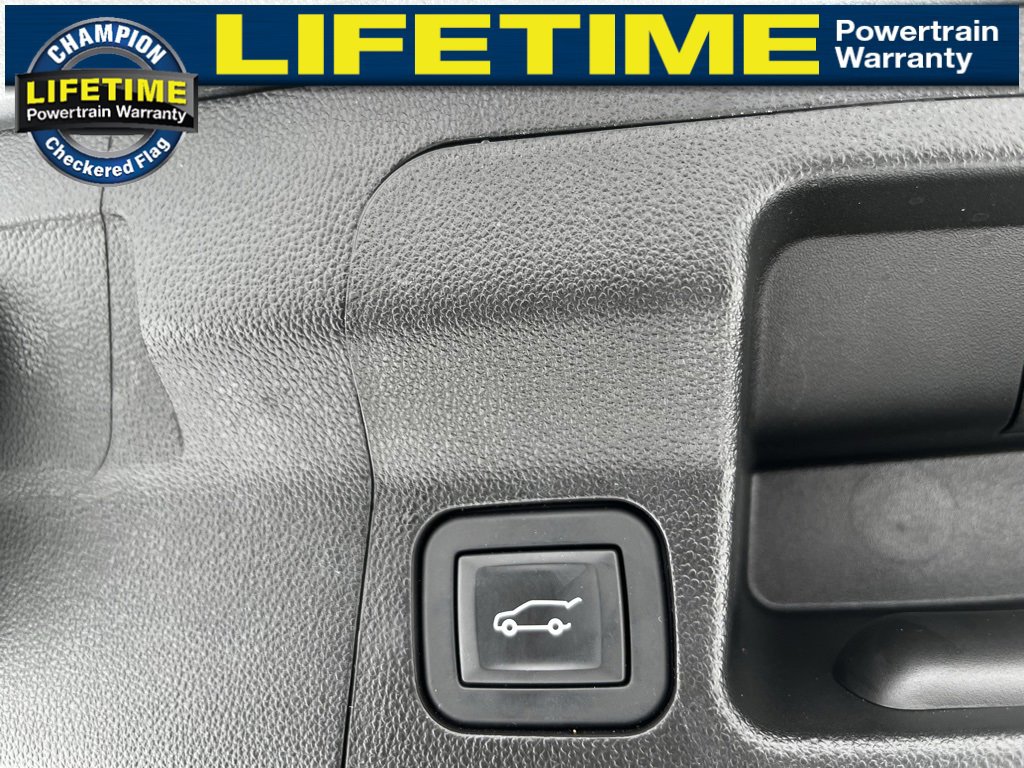 Certified 2023 GMC Acadia SLT w/ Trailering Package image 16