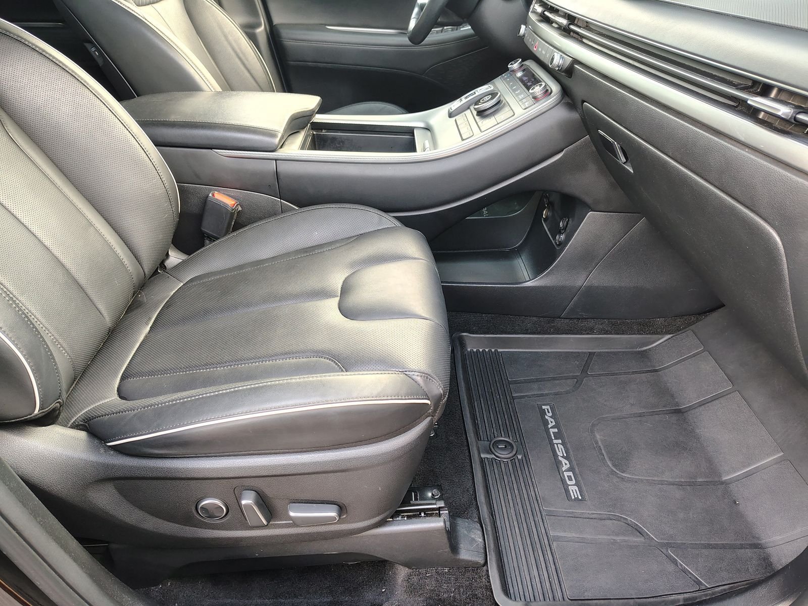 Used 2024 Hyundai Palisade SEL FWD image 29