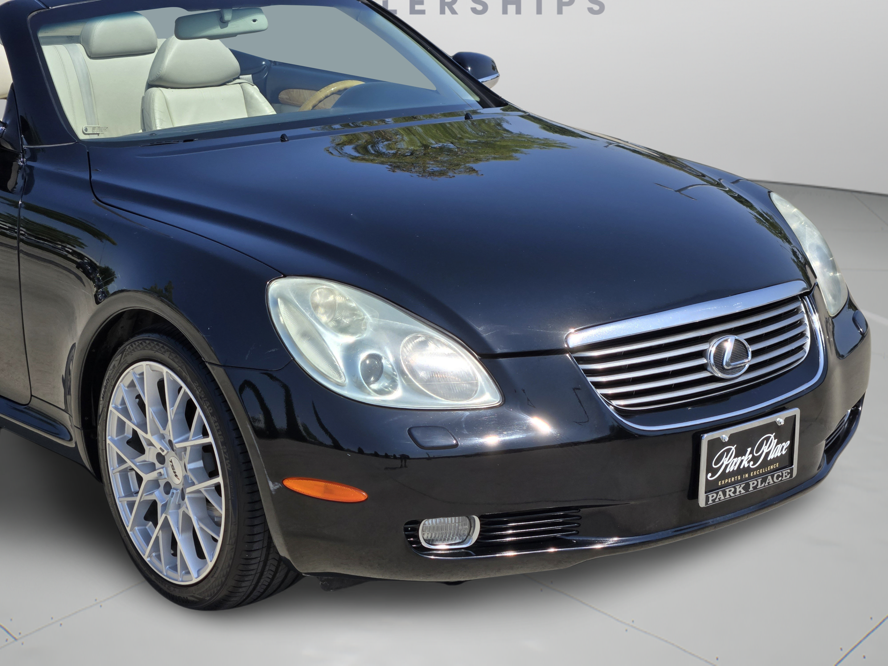 Used 2005 Lexus SC 430 Convertible RWD image 32