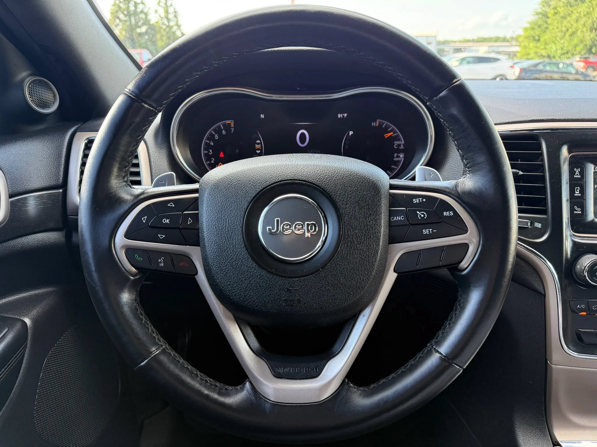 Used 2017 Jeep Grand Cherokee Laredo AWD/4WD image 24