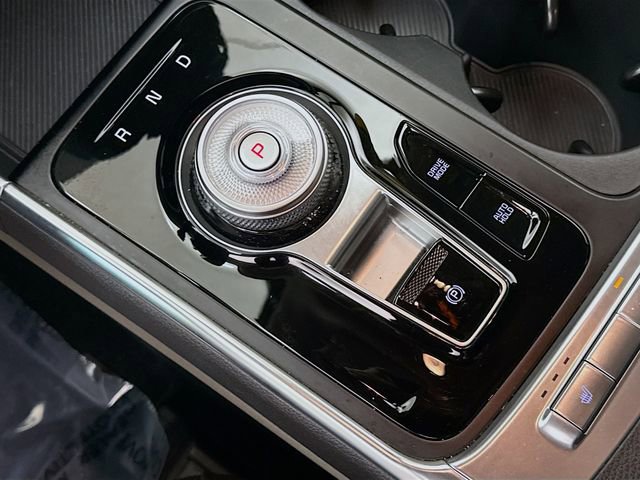 Used 2026 Kia Carnival EX image 17