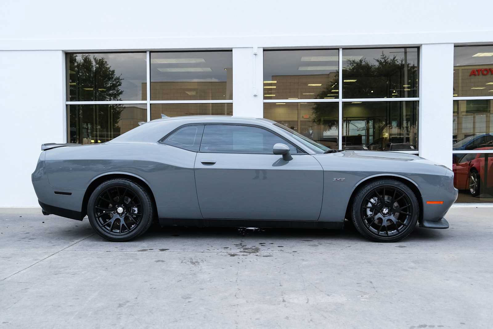 Used 2023 Dodge Challenger R/T RWD image 8