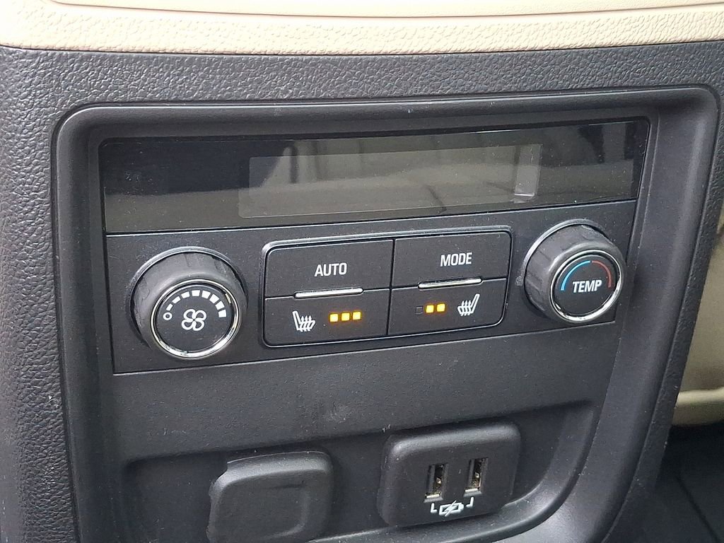 Used 2020 Buick Envision Essence AWD/4WD image 11
