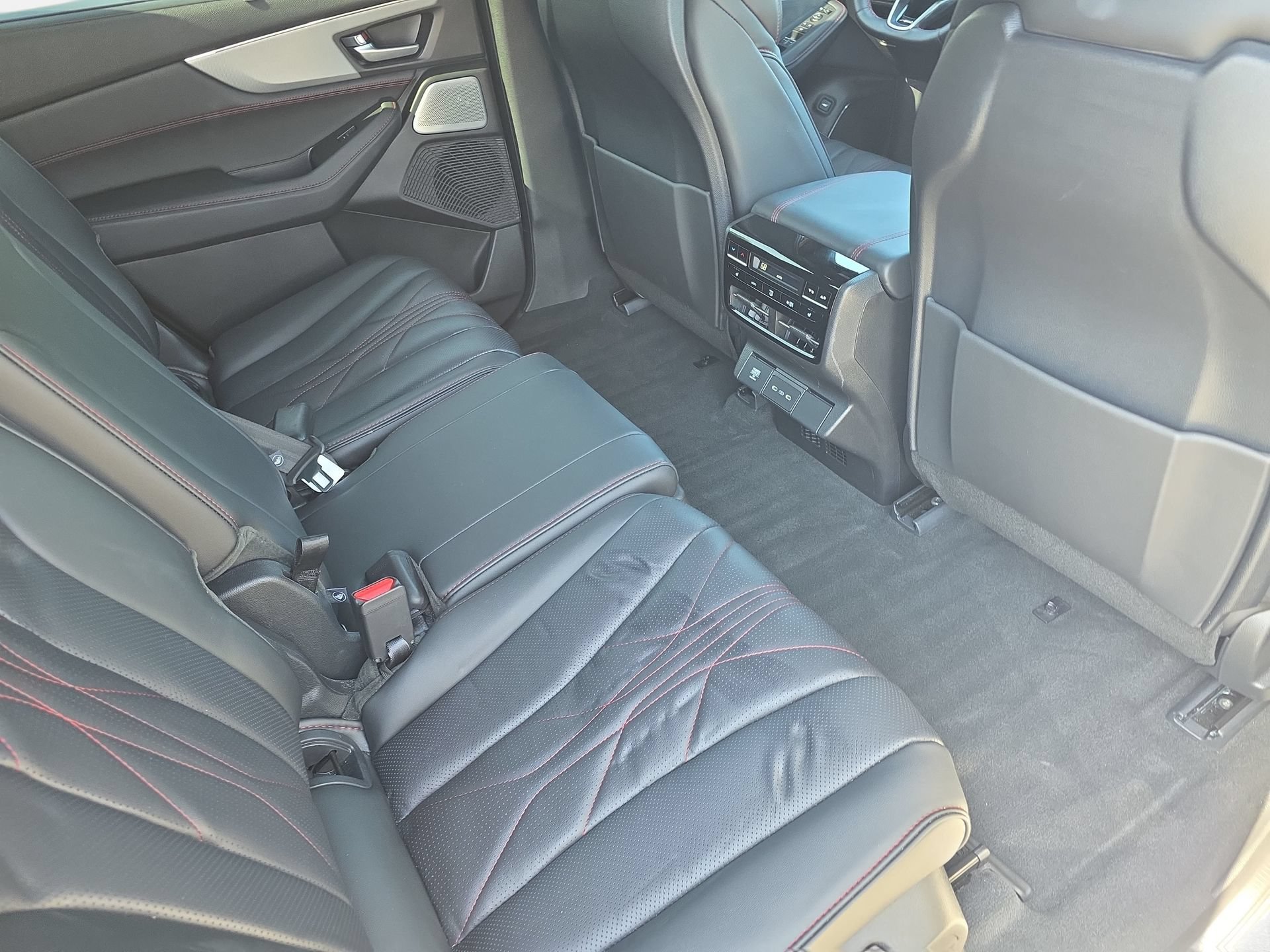 Used 2025 Acura MDX A-Spec w/ Advance Package AWD/4WD image 11