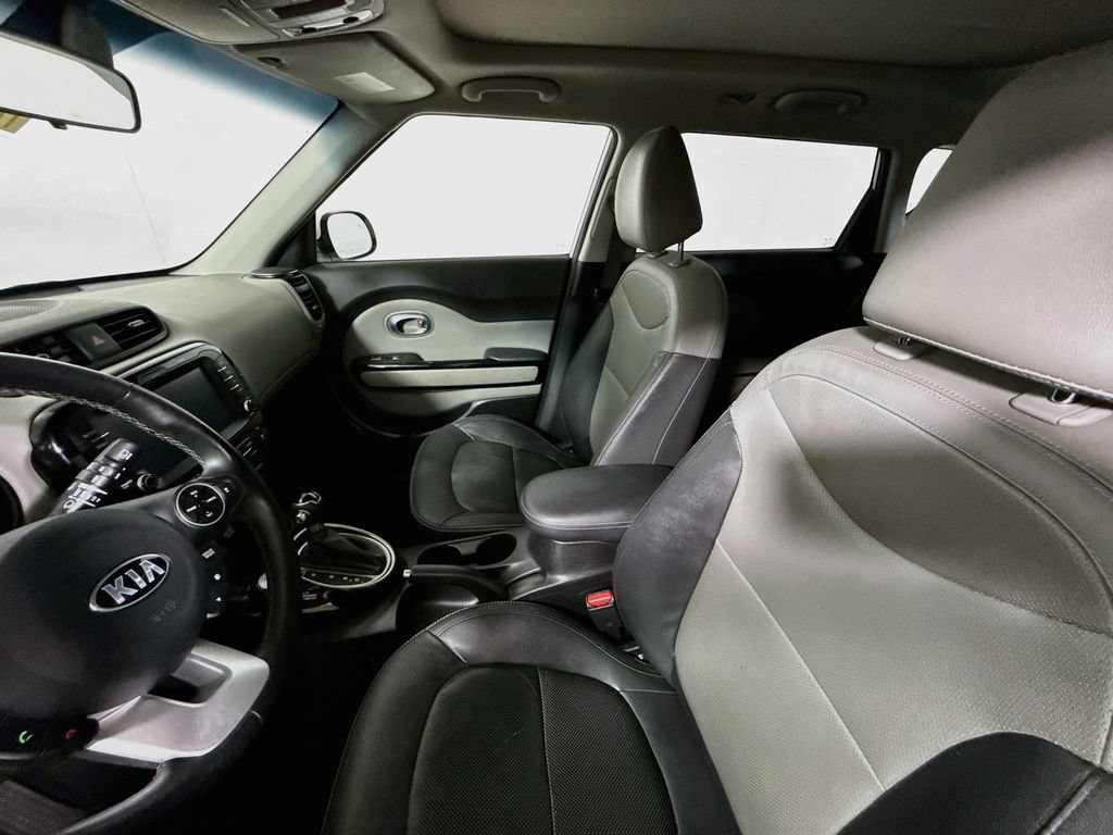 Used 2018 Kia Soul + w/ + Primo LIT Package FWD image 18