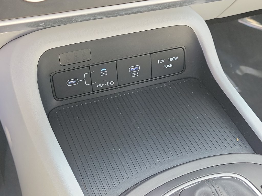 Used 2025 Hyundai Kona SE FWD image 23