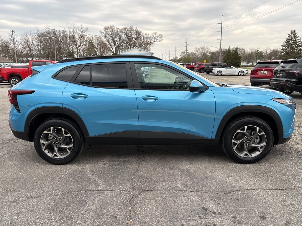 New 2026 Chevrolet Trax LT w/ Sunroof Package FWD image 3
