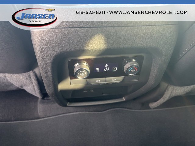 Used 2025 Chevrolet Traverse LT image 27