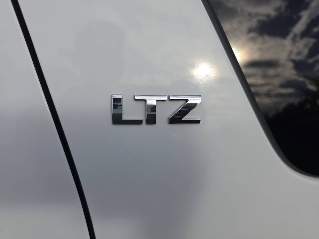 Used 2010 Chevrolet Tahoe LTZ AWD/4WD image 38
