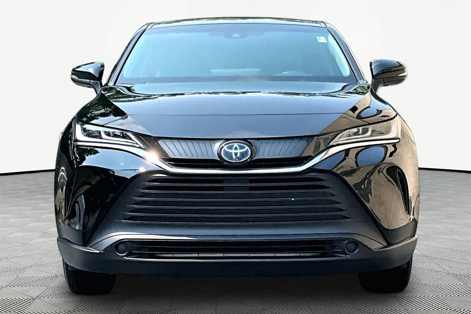 Certified 2024 Toyota Venza LE AWD/4WD image 4