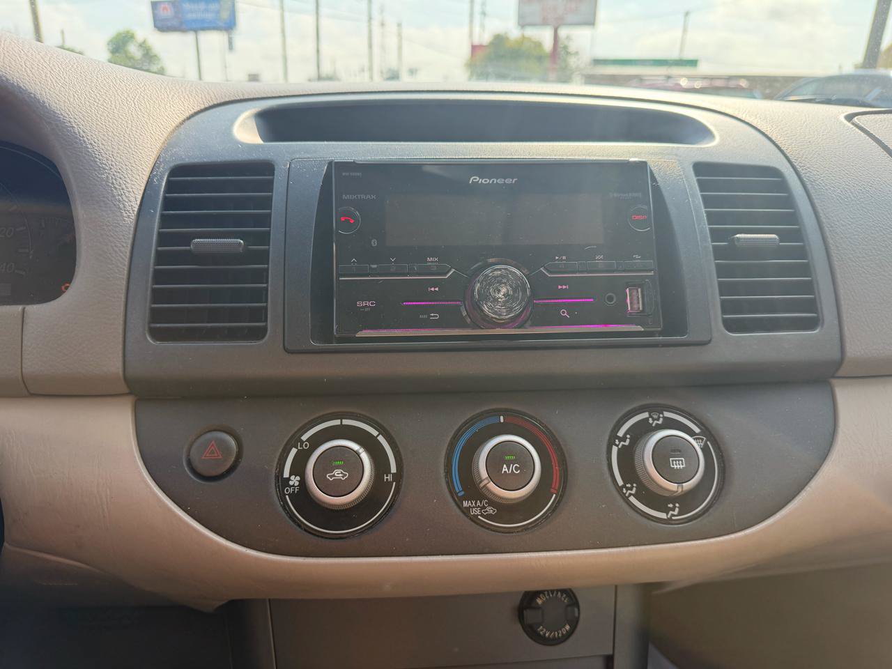 Used 2006 Toyota Camry XLE FWD image 17