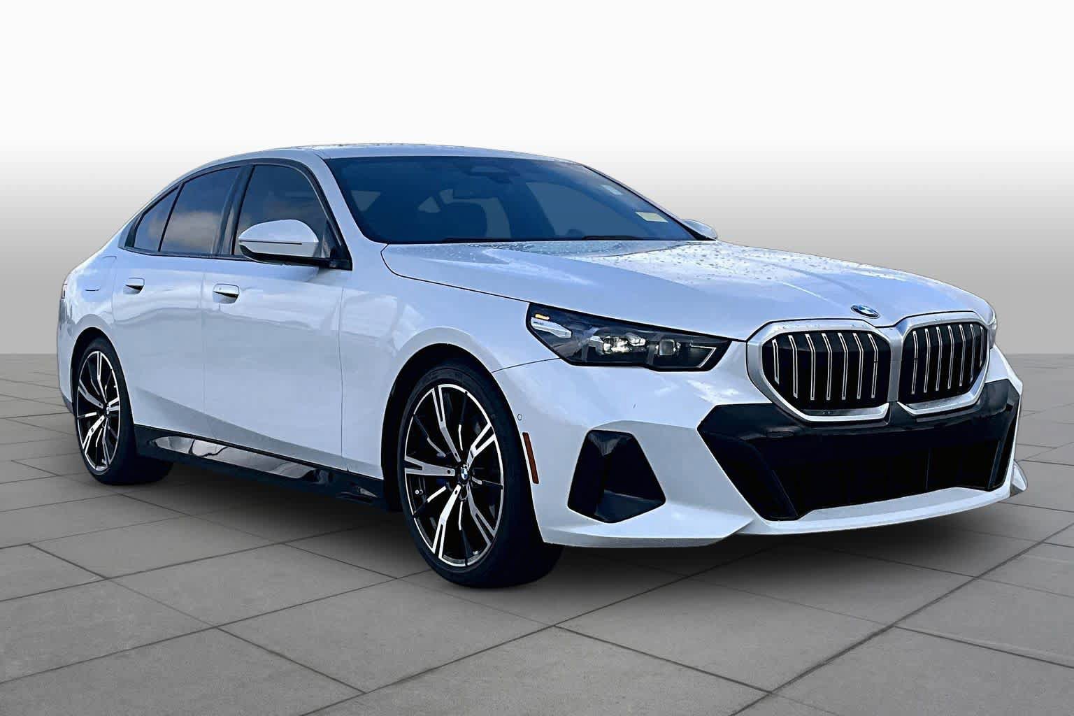 Used 2024 BMW 530i w/ M Sport Package image 3