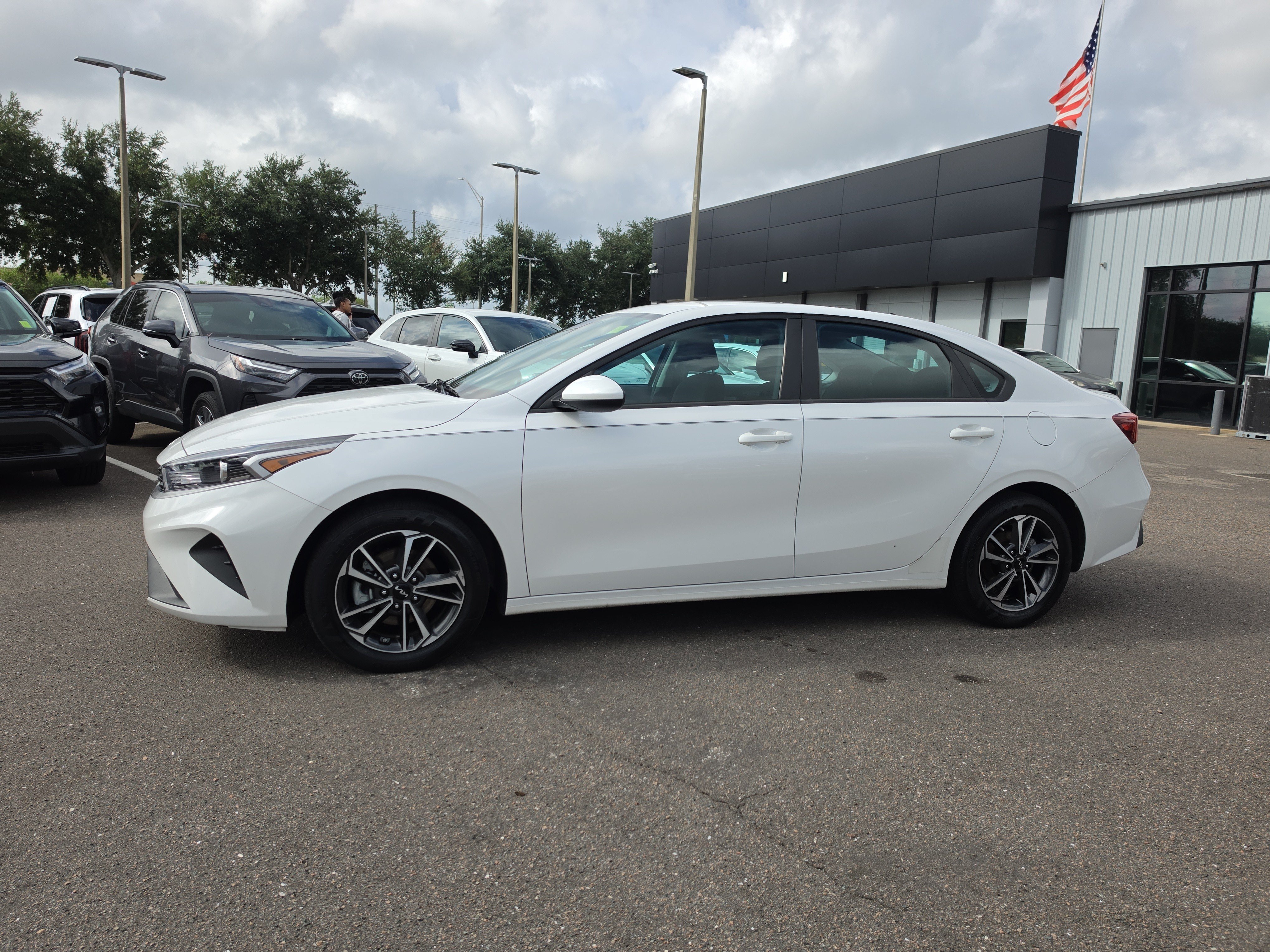 Certified 2023 Kia Forte LXS FWD image 5