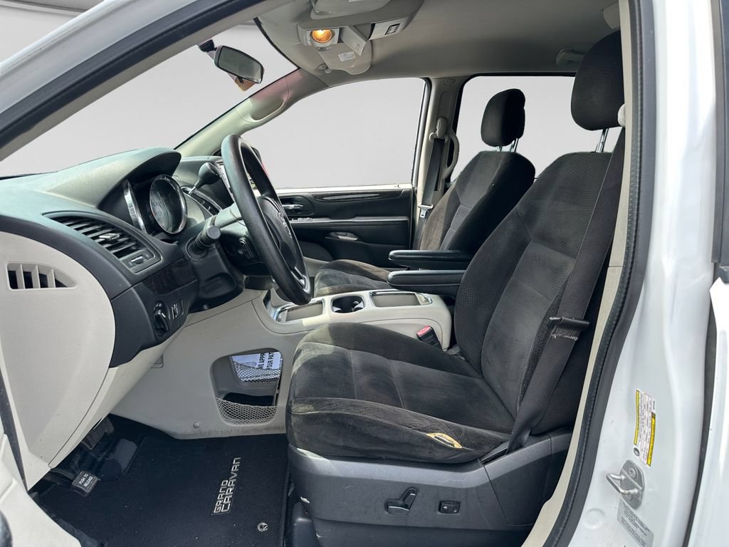 Used 2016 Dodge Grand Caravan SXT FWD image 18