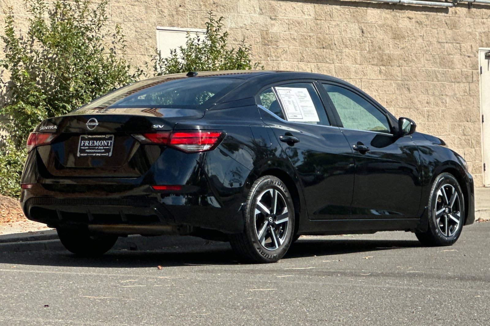 Used 2024 Nissan Sentra SV FWD image 3