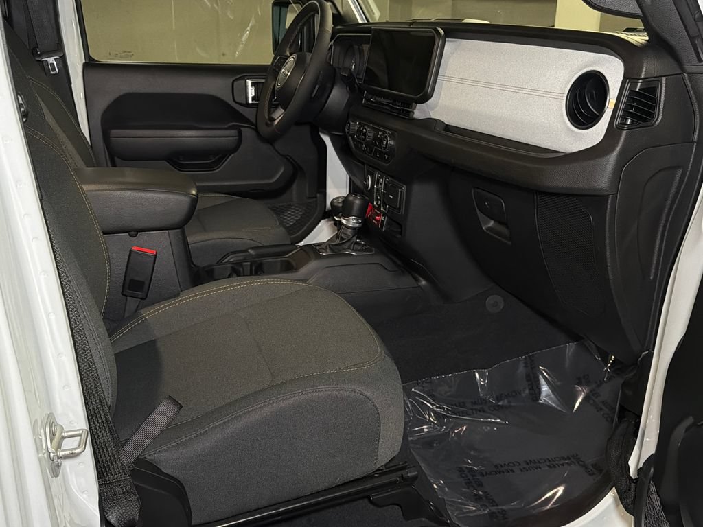 Used 2024 Jeep Wrangler Unlimited AWD/4WD image 12