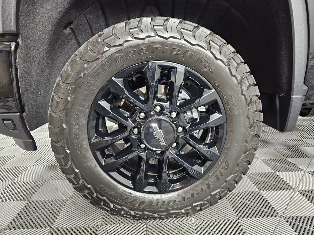 Used 2025 Chevrolet Silverado 3500 LTZ w/ LTZ Plus Package image 10