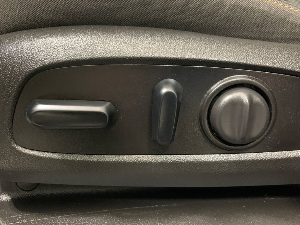 Used 2019 GMC Terrain SLE w/ Driver Convenience Package image 5