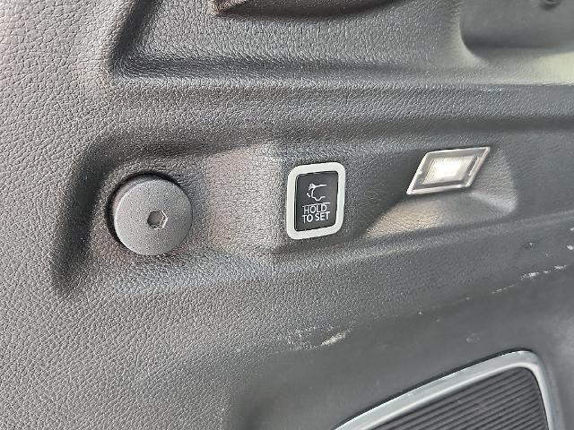 Used 2022 Jeep Grand Cherokee L Limited RWD image 17
