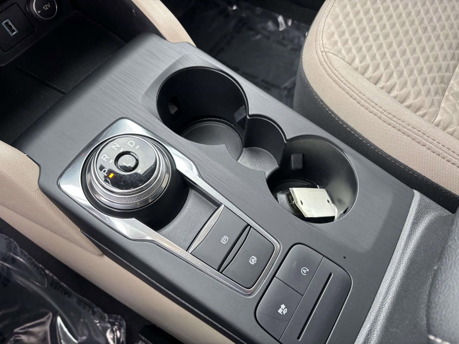 Used 2020 Ford Escape SE image 26