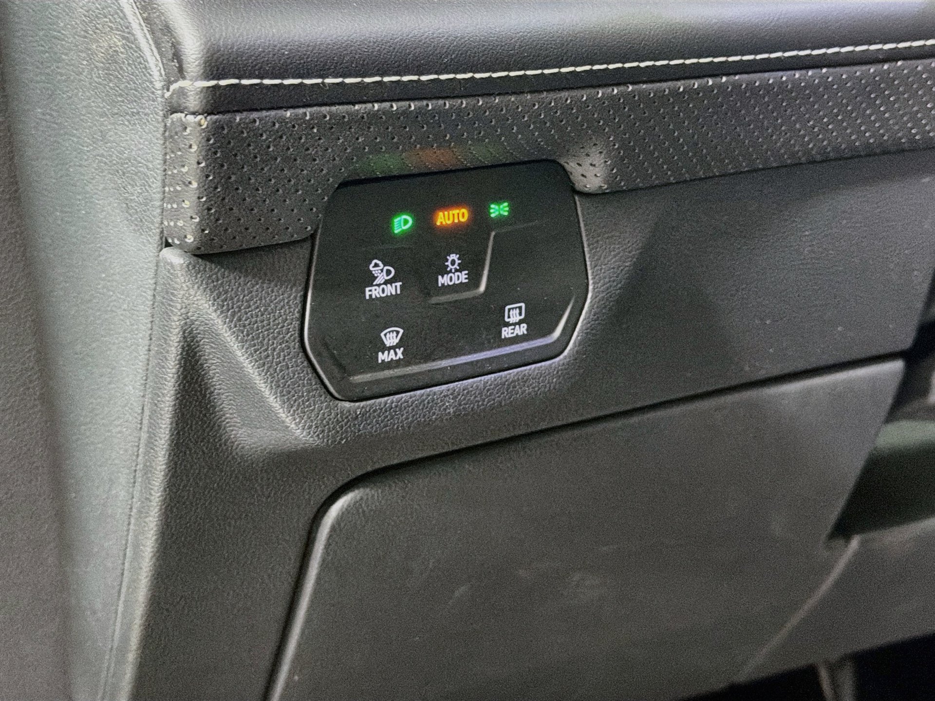 Certified 2024 Volkswagen Atlas SE FWD image 10
