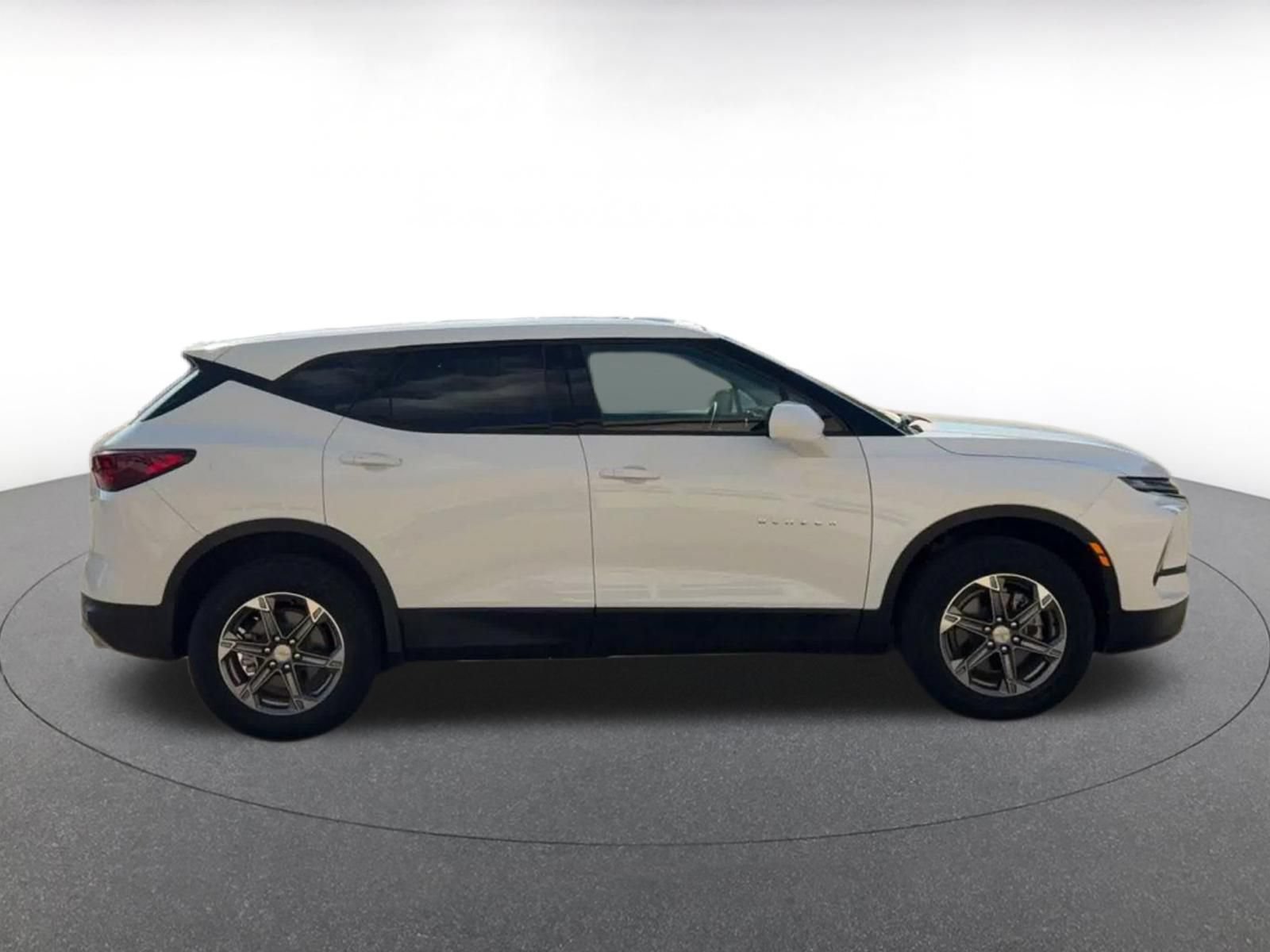 Used 2026 Chevrolet Blazer LT FWD image 15