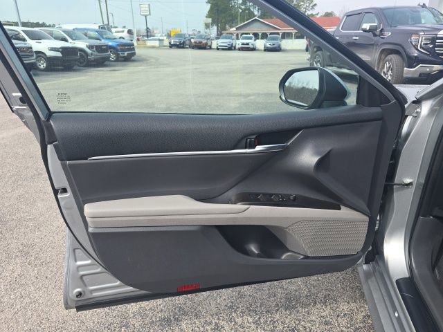 Used 2023 Toyota Camry LE image 11