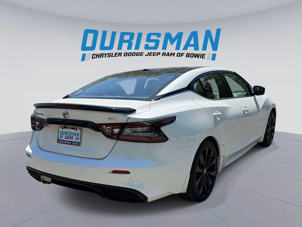 Used 2022 Nissan Maxima SR w/ Sport Mat Group FWD image 2