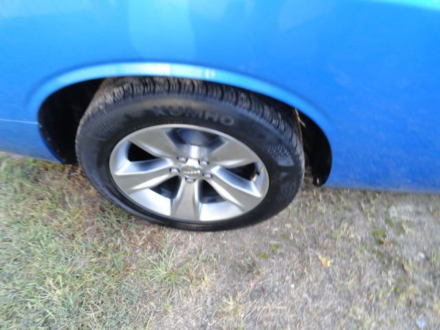 Used 2019 Dodge Challenger SXT image 23