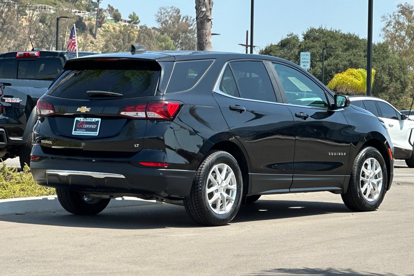 Used 2024 Chevrolet Equinox LT FWD image 4