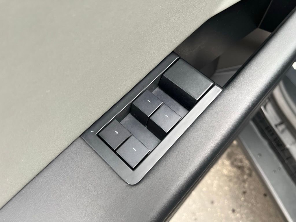 Used 2024 Tesla Cybertruck AWD Crew Cab image 16