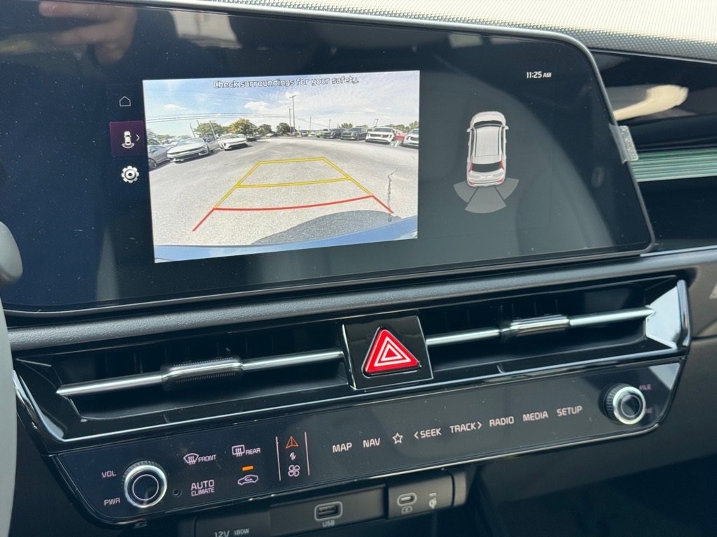 New 2025 Kia Niro EX Touring image 19