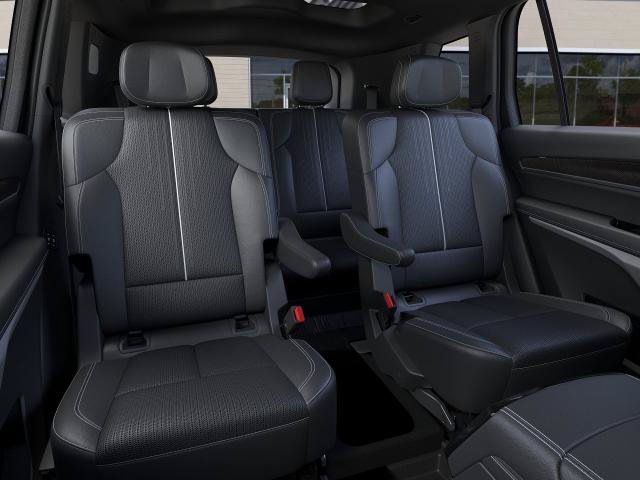 New 2027 Cadillac Vistiq Luxury w/ LPO, Floor Liner Package AWD/4WD image 17