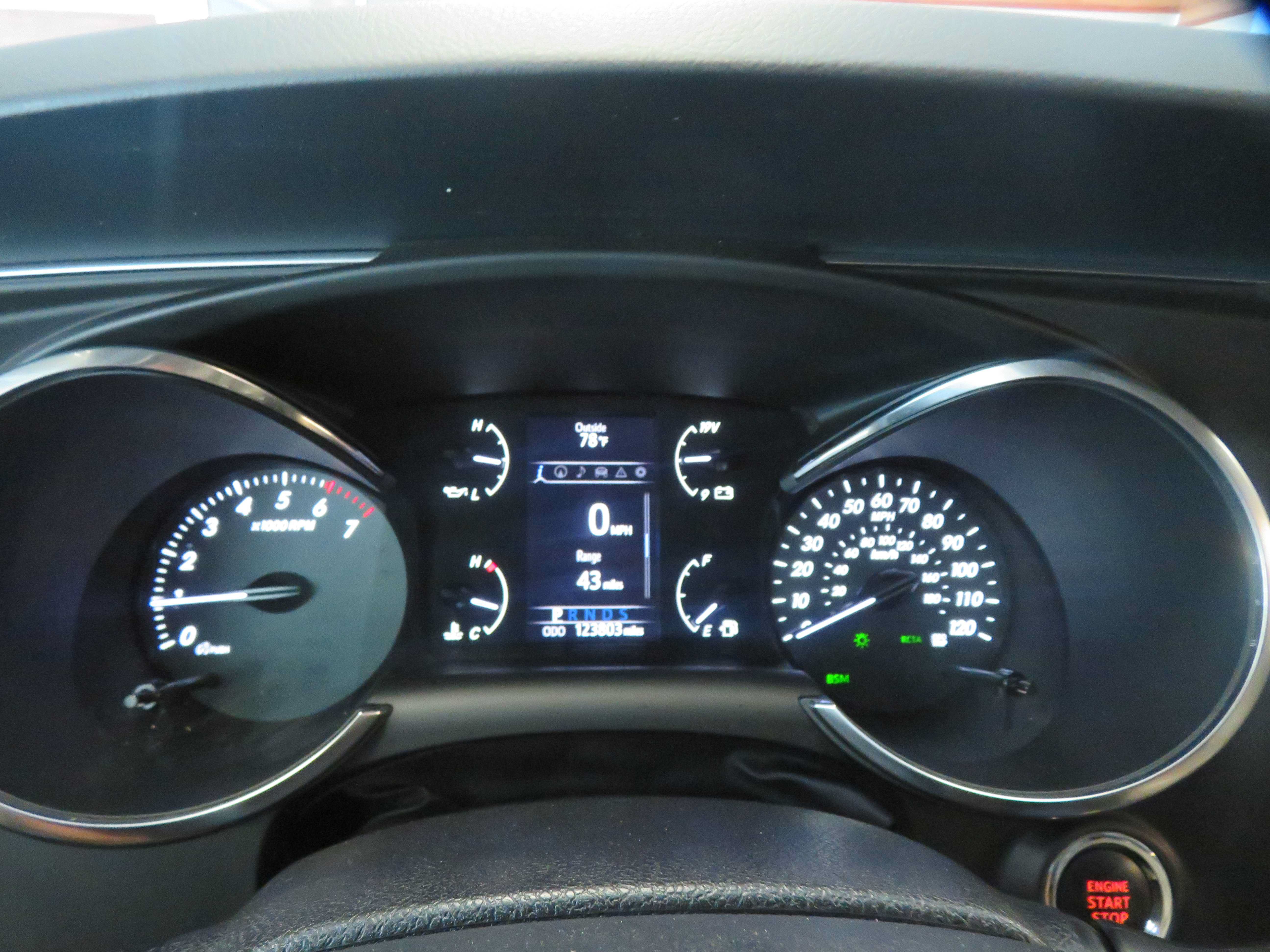 Used 2020 Toyota Sequoia Limited w/ Safety & Convenience Package AWD/4WD image 37