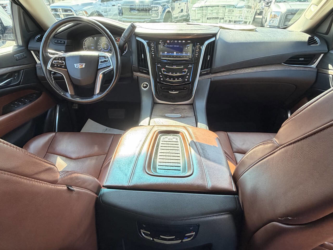 Used 2019 Cadillac Escalade ESV Luxury image 14
