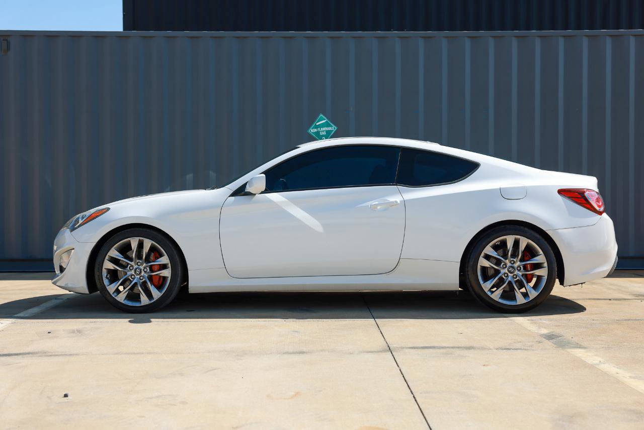 Used 2013 Hyundai Genesis 3.8 image 30