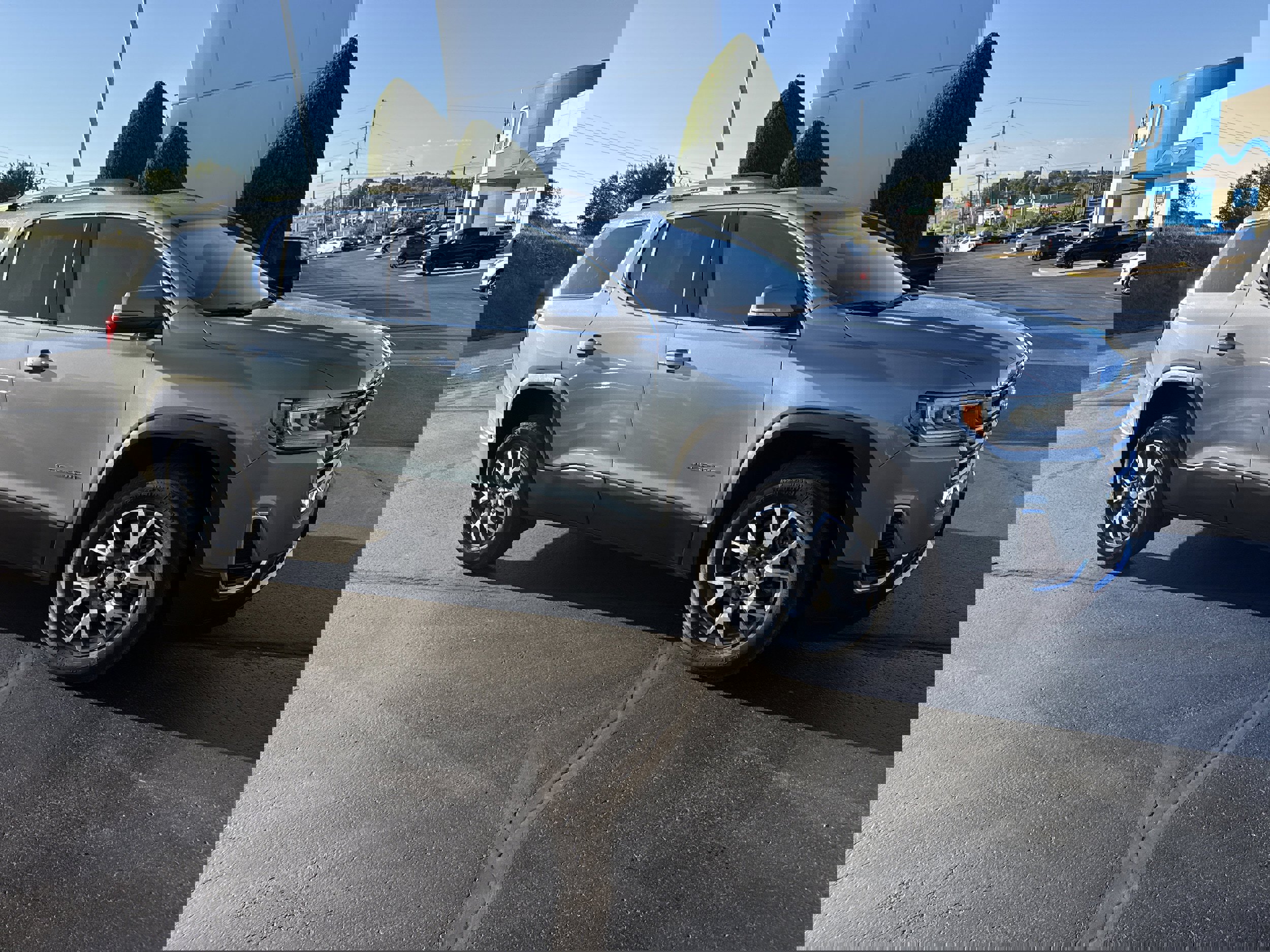 Used 2023 GMC Acadia SLE w/ Driver Convenience Package