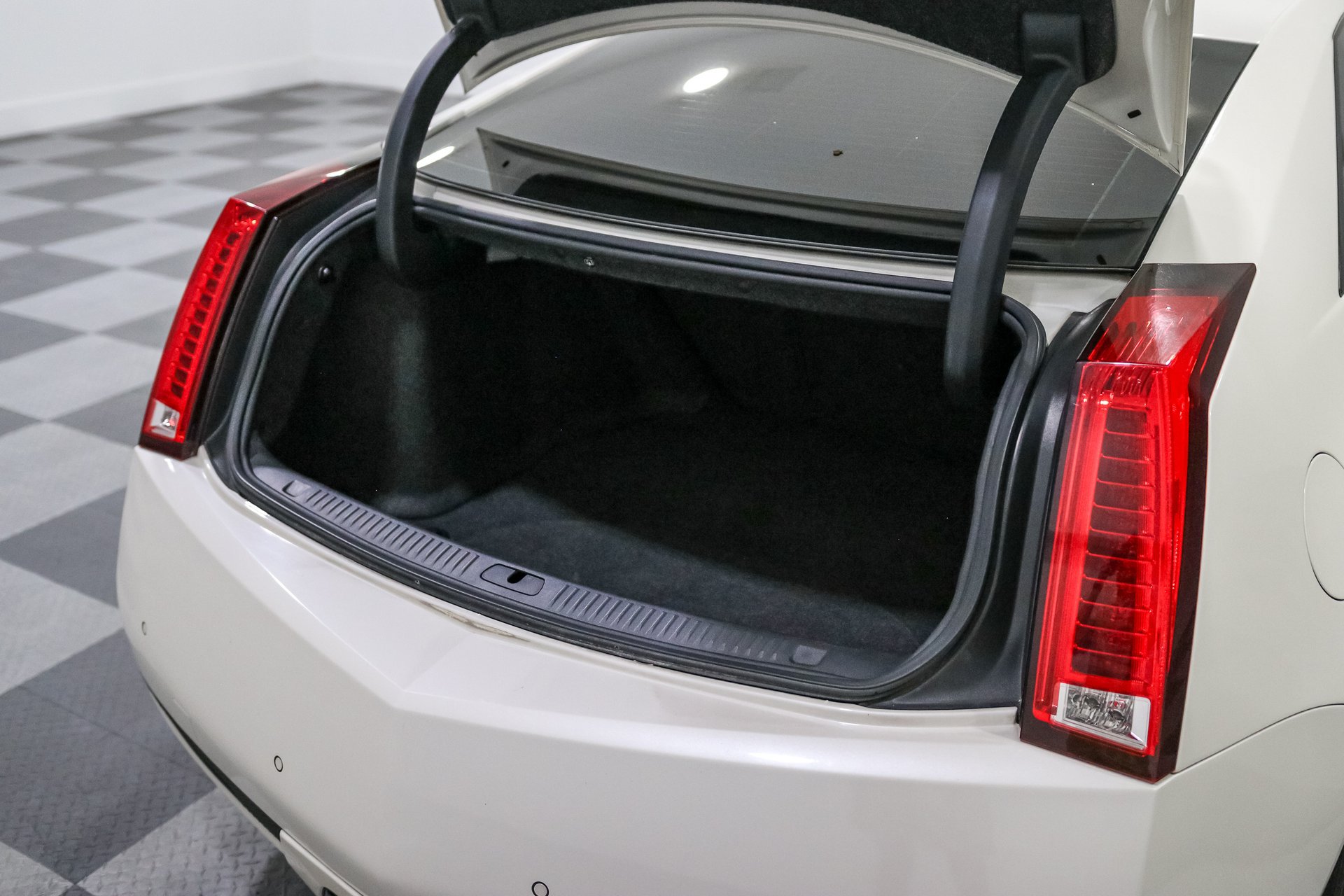 Used 2011 Cadillac CTS V RWD image 17